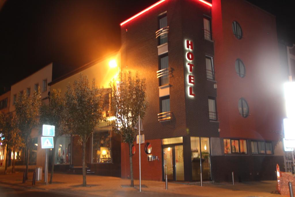 Hotel La Louve La Louvière Exteriör bild